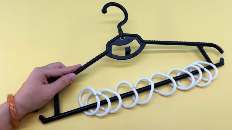 10 Amazing Clothes Hanger Tricks You Need To Try Right Now!